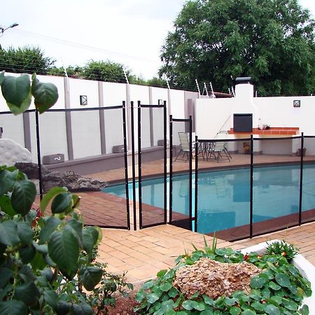 17 On 13Th Guest House Edenvale Dış mekan fotoğraf